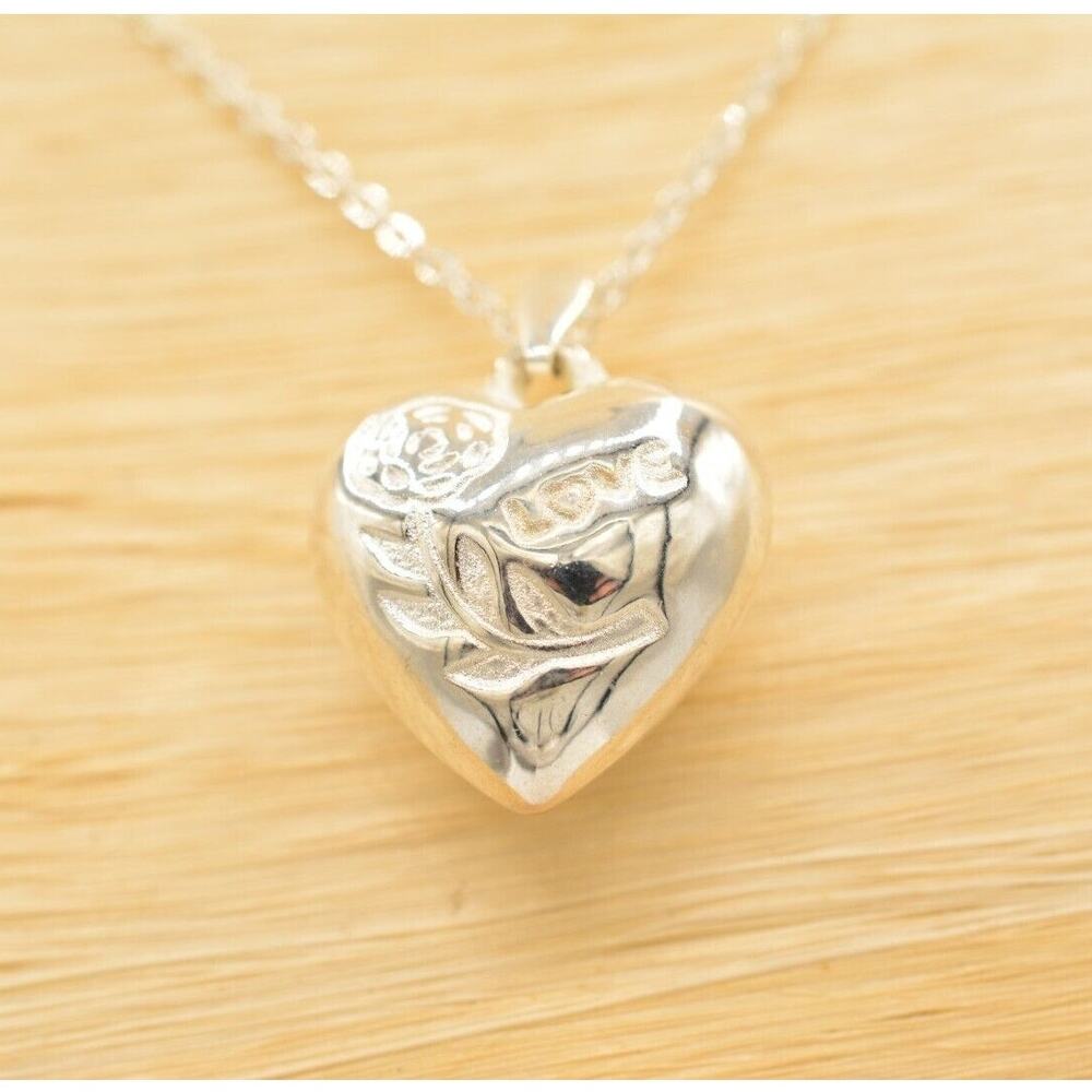 Vintage Puffy Heart Necklace Pendant Etched Heart LOVE Valentine Silver Bin1D